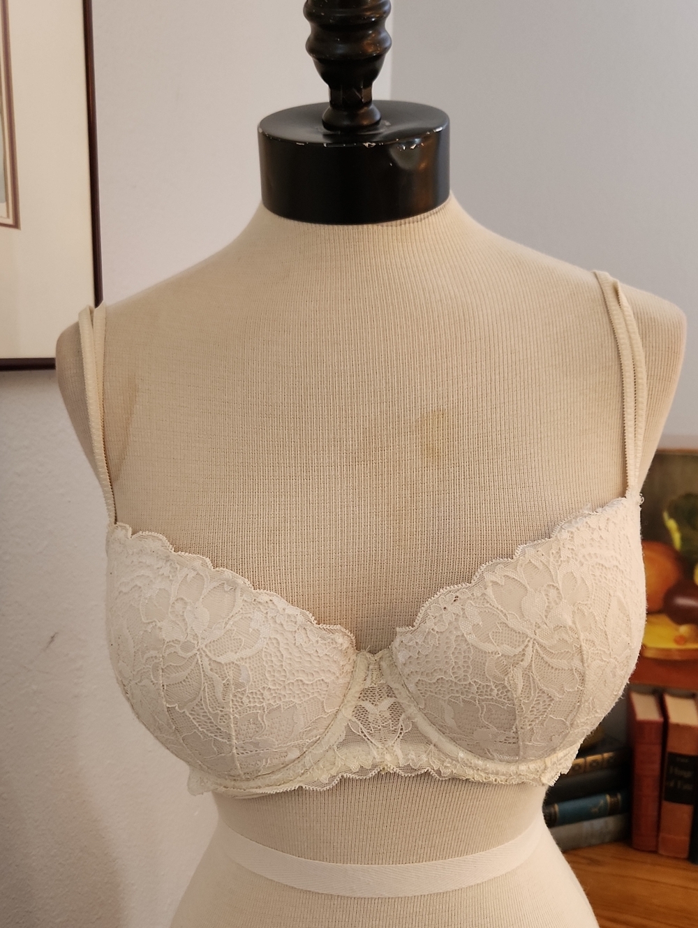 PINK Victoria's Secret Cream Lace Underwire Bra Date Push Up 34DD Sexy Push Up
